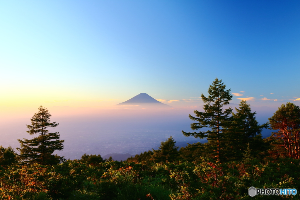 夜明けの富士山