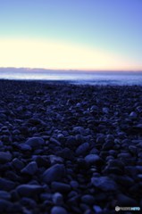 日の出前の海岸