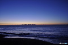 国府津海岸の青