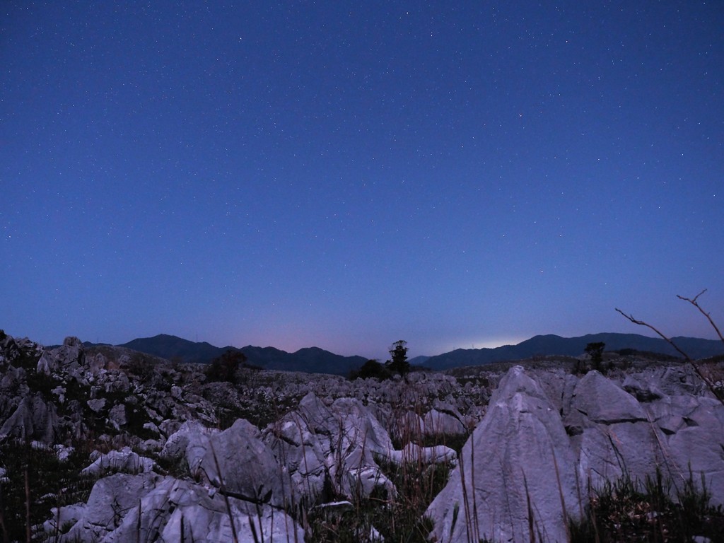 カルスト台地の夜