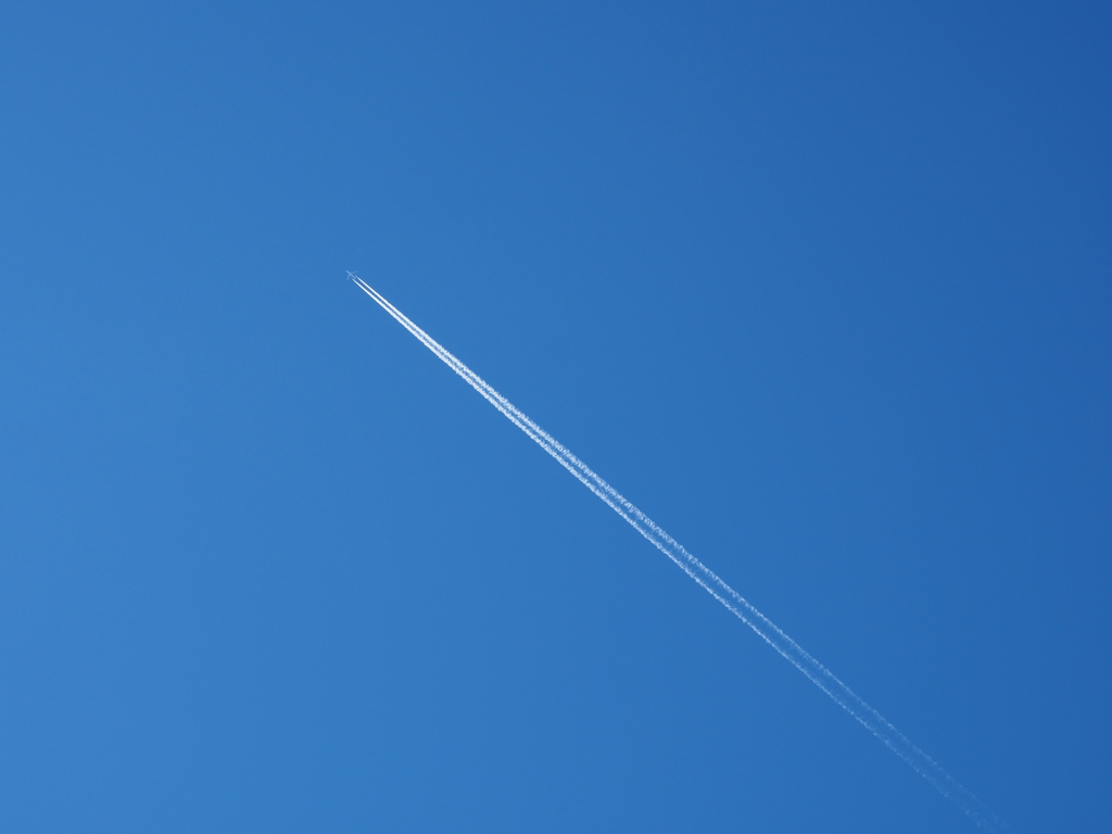 青空と飛行機雲