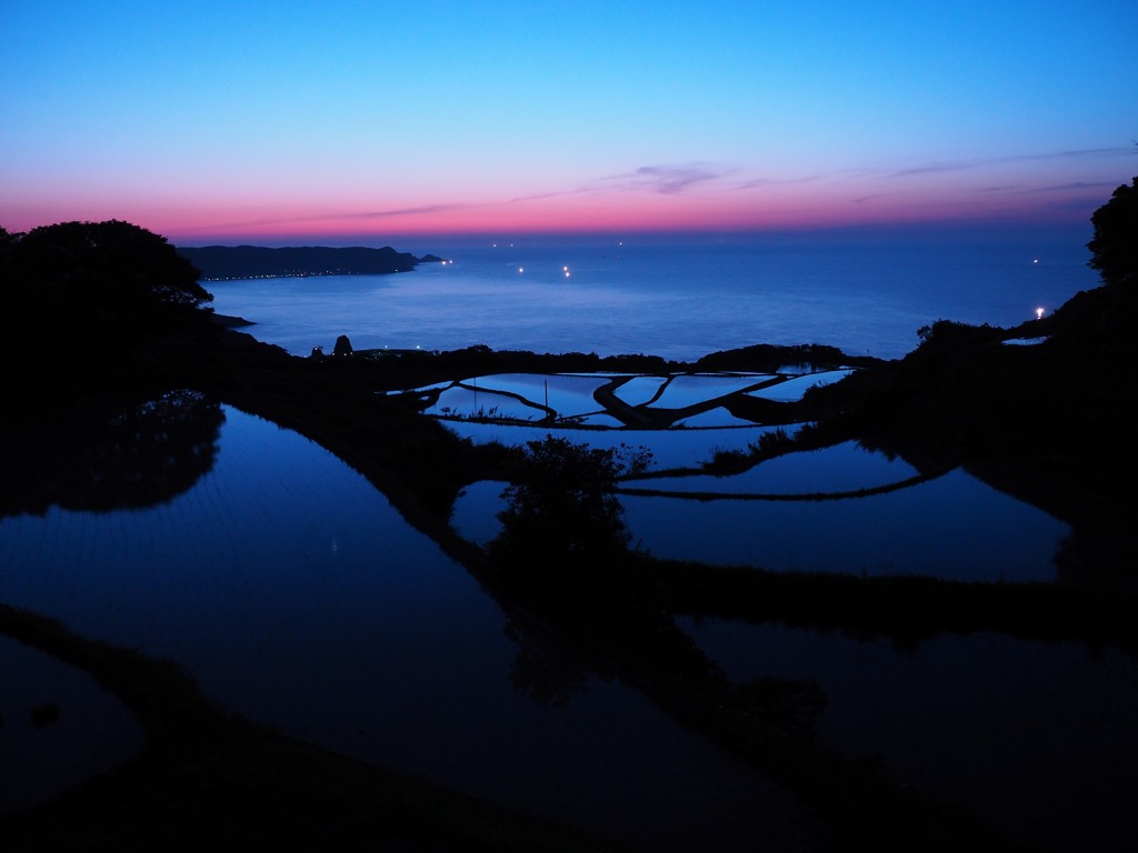 海と棚田