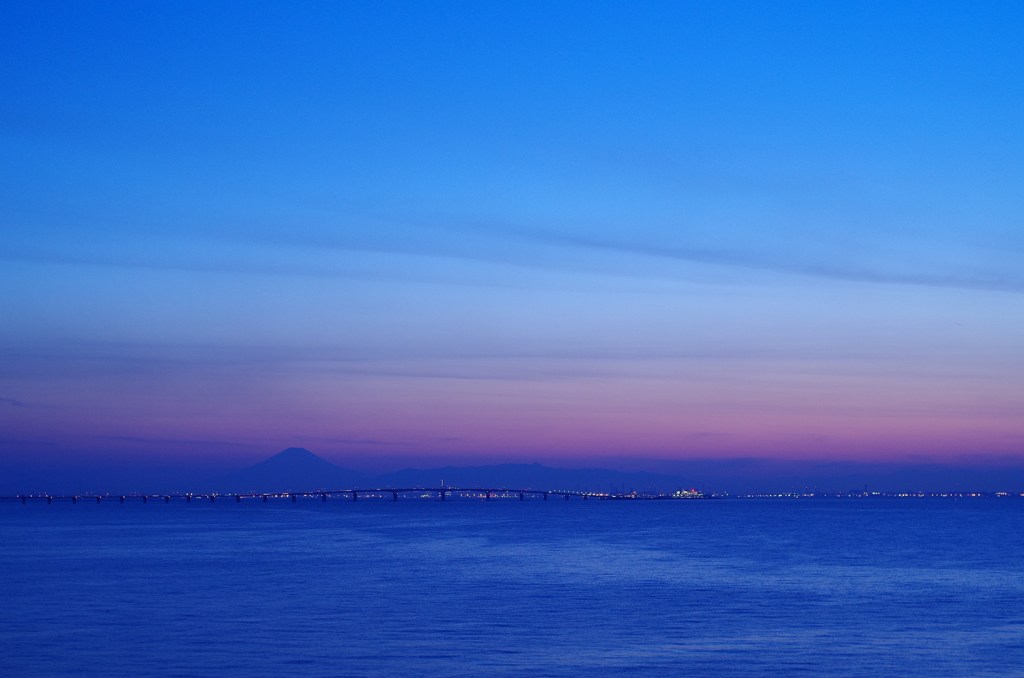 東京湾アクアラインと富士山