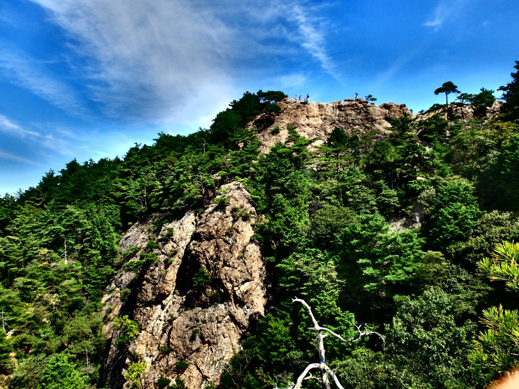 槇尾山の蔵岩