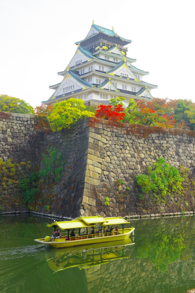 大阪城と金の屋形船