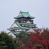 曇り空の大阪城
