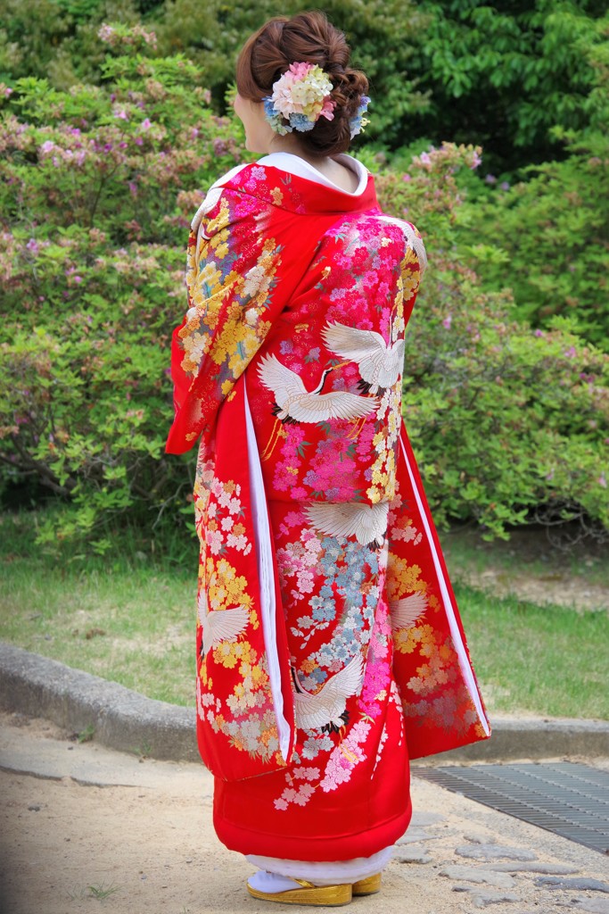 娘の後ろ姿