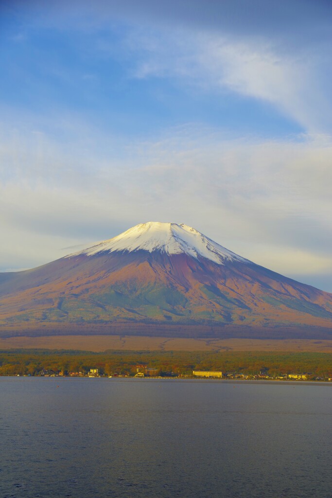 曇り空の中の富士山