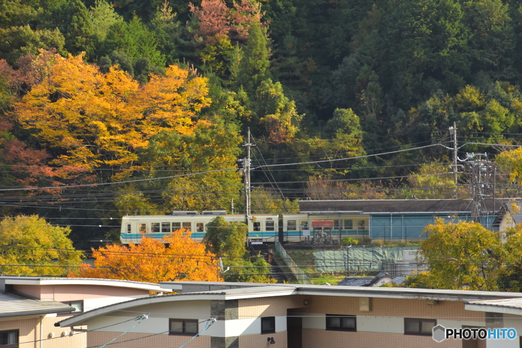 市原駅を望む