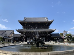 東本願寺と噴水
