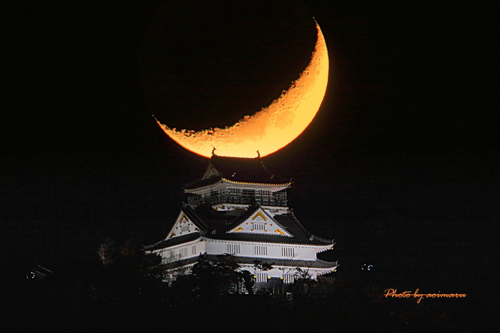 岐阜城に三日月