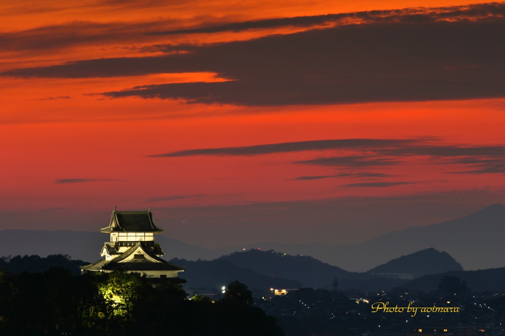 犬山城　秋の夕暮れ