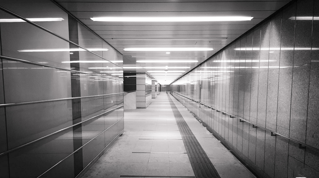 西新宿地下通路