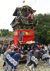 秋祭りの一コマ