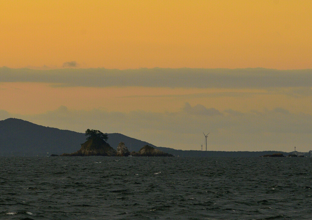 半島の夜明け