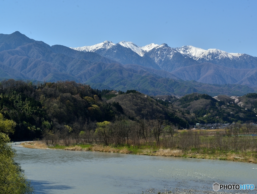 綺麗な村の春風景