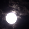 名月に寄り添う土星