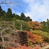 秋空にそびえる塔