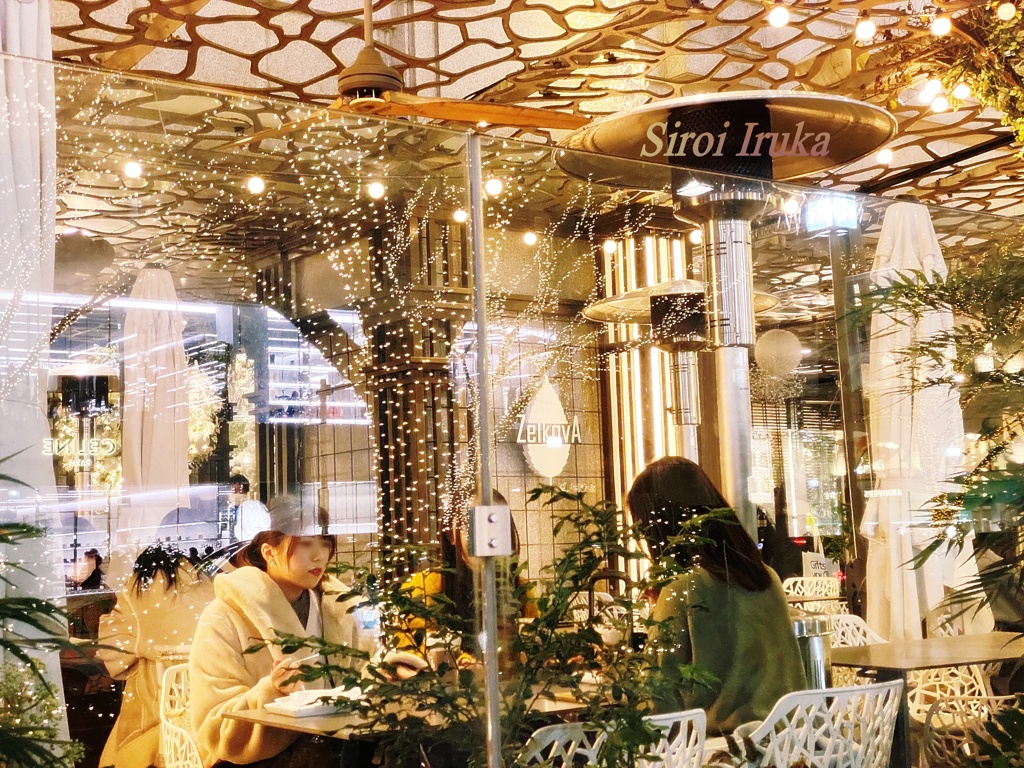 煌びやかなcafe