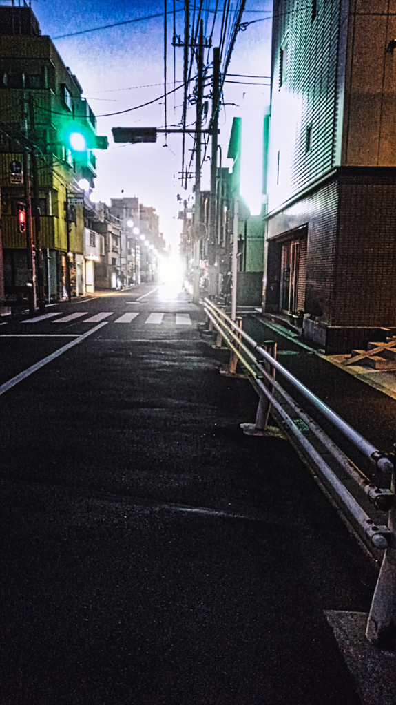 陽が落ちる街並み