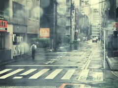 雨の街
