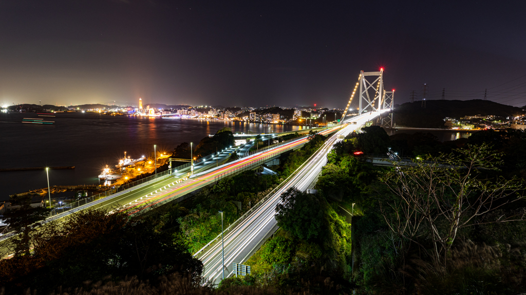 夜の関門橋