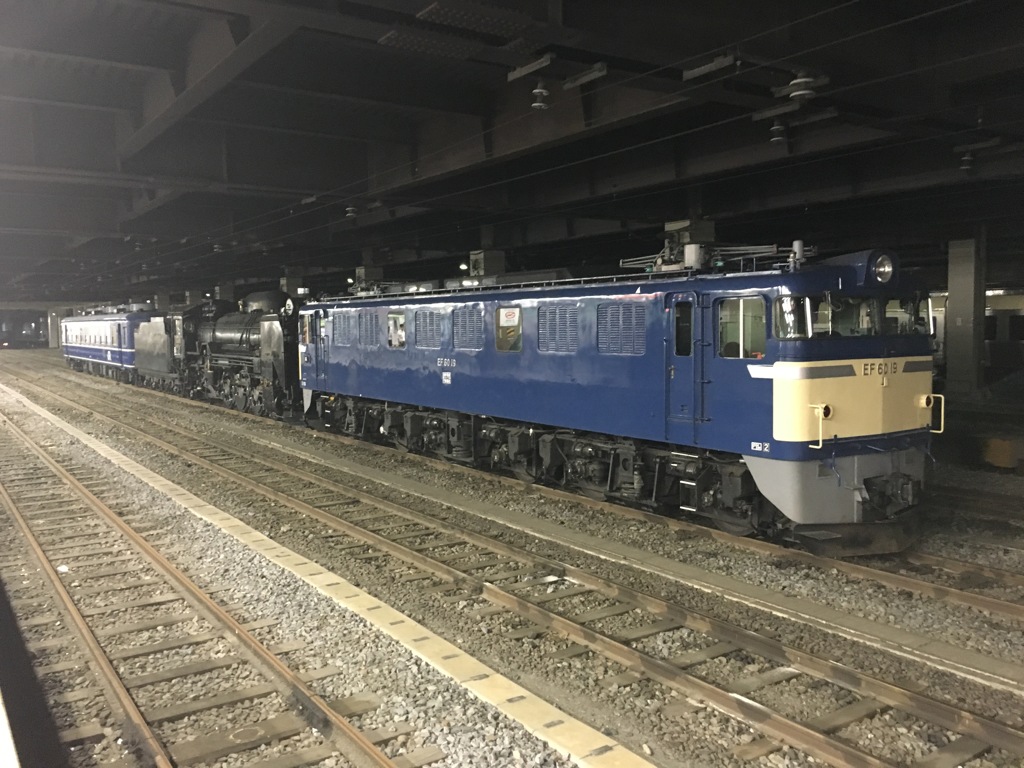 今、大宮駅にD51が。