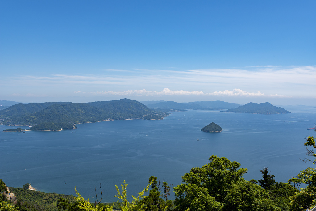 弥山から望む瀬戸内海のマリンブルー