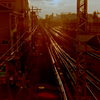 夕陽色の線と路