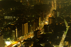 蒸し暑い夜の山手通り