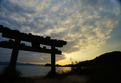 夕暮れと鳥居