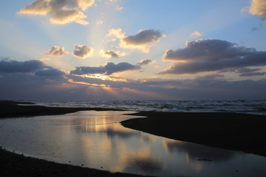 近所の海で