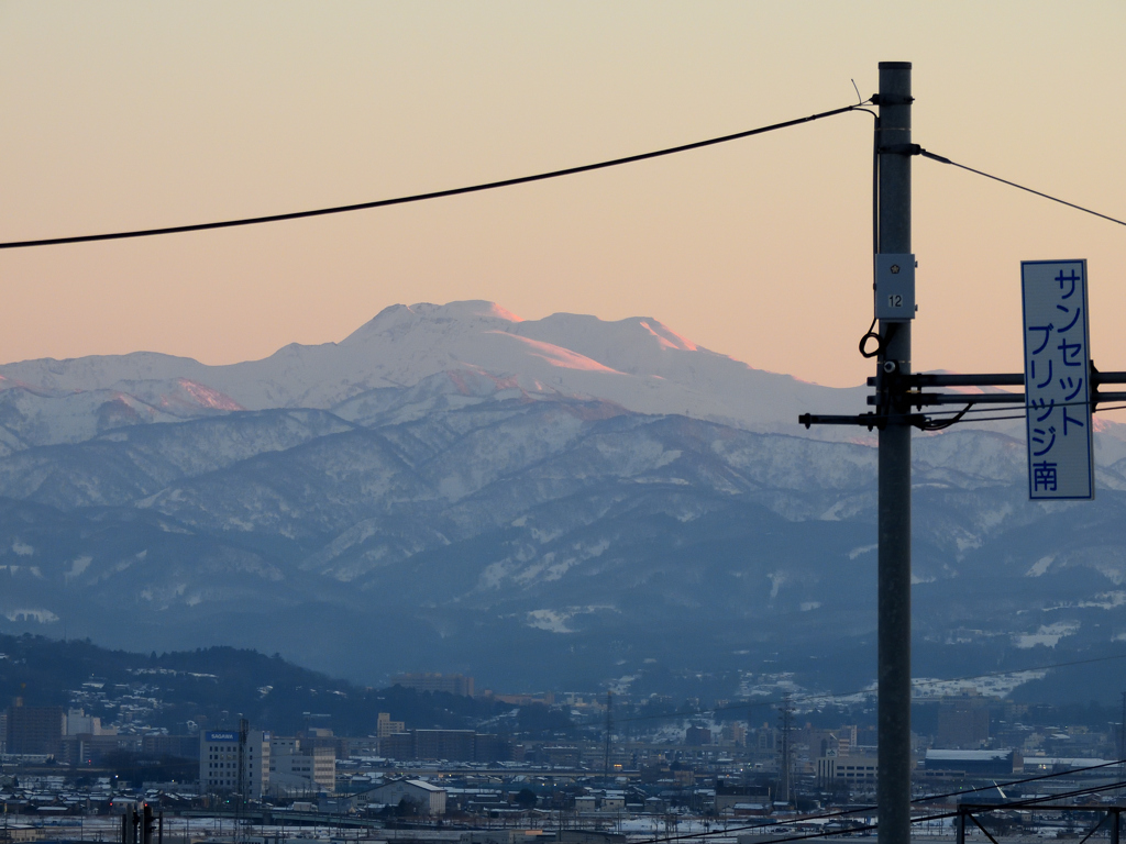 サンセットブリッジより望む名峰白山