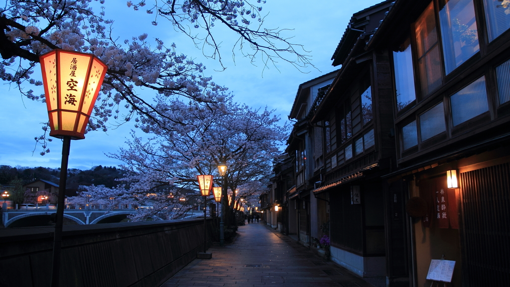 古都の夕景