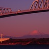 ゲートブリッジと富士山2