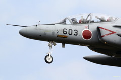 T-4 その９ / 二人揃って左手挙げて