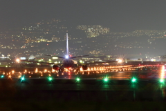 「大阪国際空港の夜」　