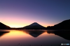 穏やかな朝の富士