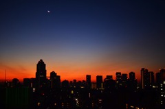 都会の夜明け