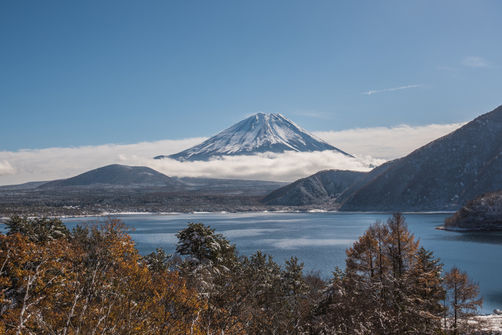 初冬の本栖湖