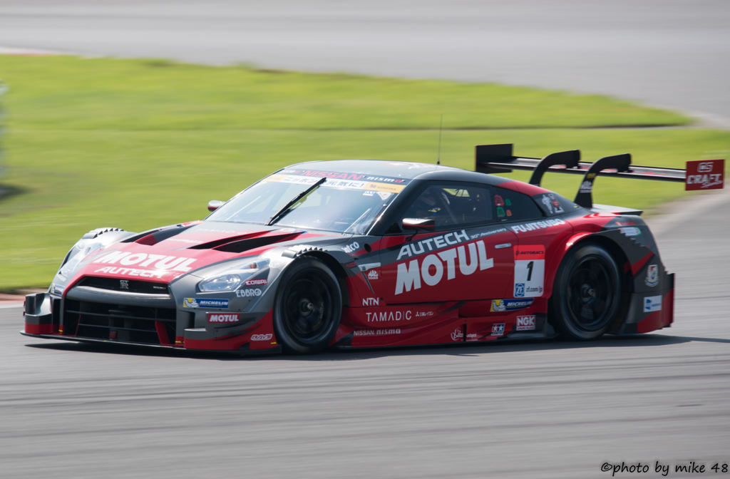 #1 MOTUL AUTECH GT-R