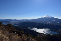 雪頭ヶ岳から望む