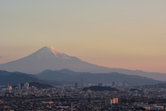 朝日に染まる