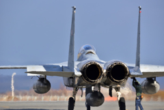 F15