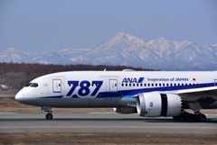 ７８７