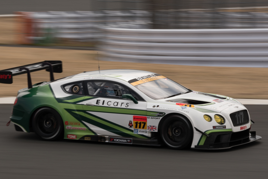 EIcars BENTLEY GT3