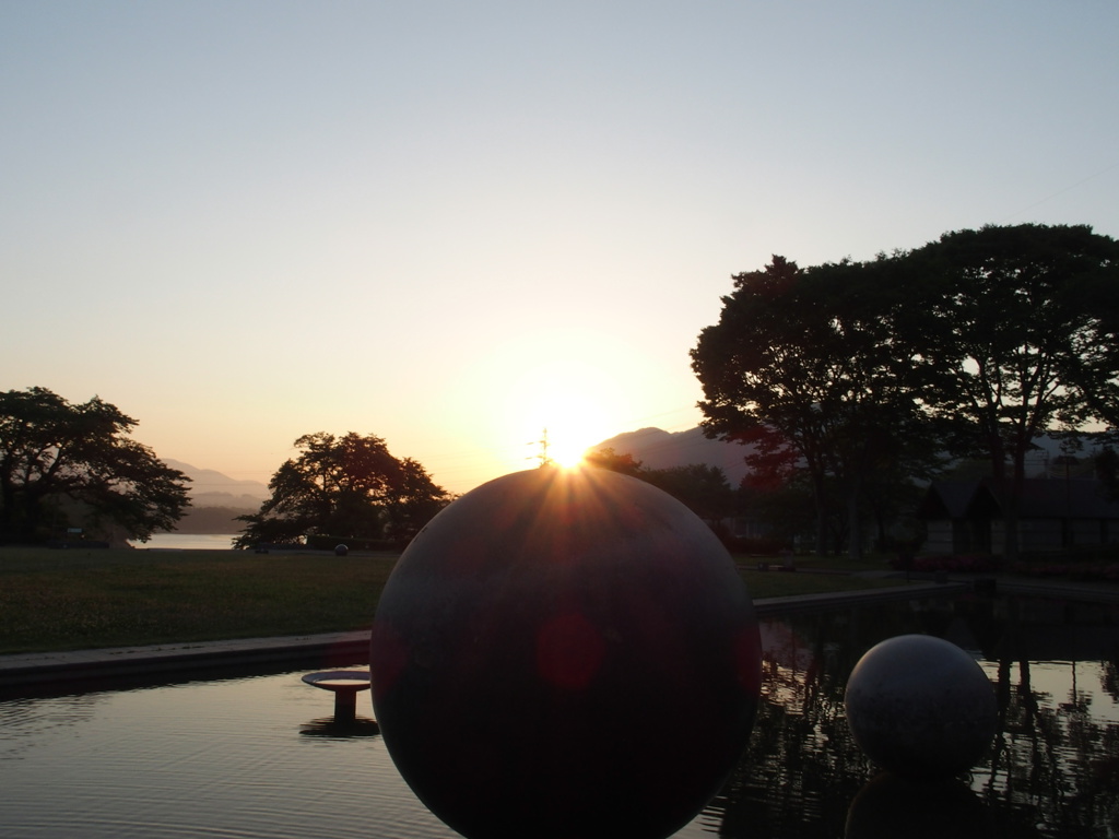 太陽と地球とオブジェ