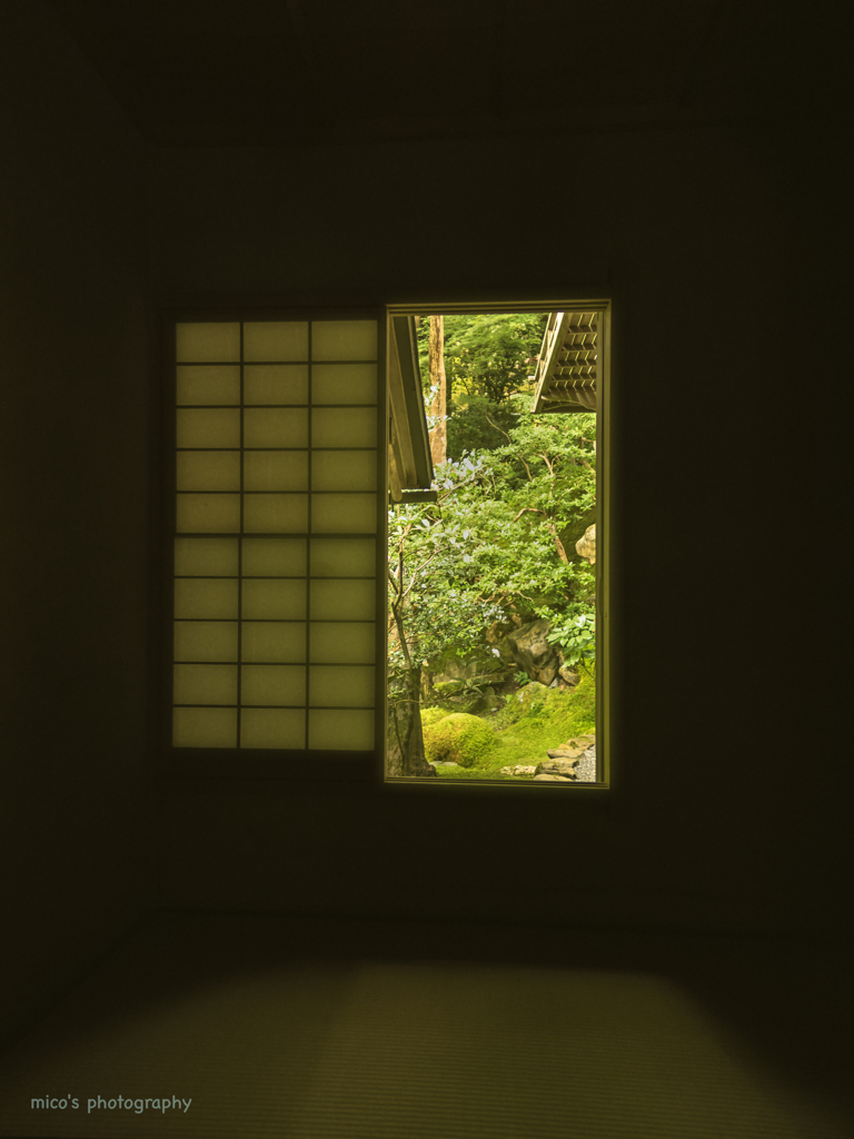 障子窓のむこう側... 秋さがしの旅 ♡京都 no.2