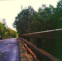 錆びた橋で・・・