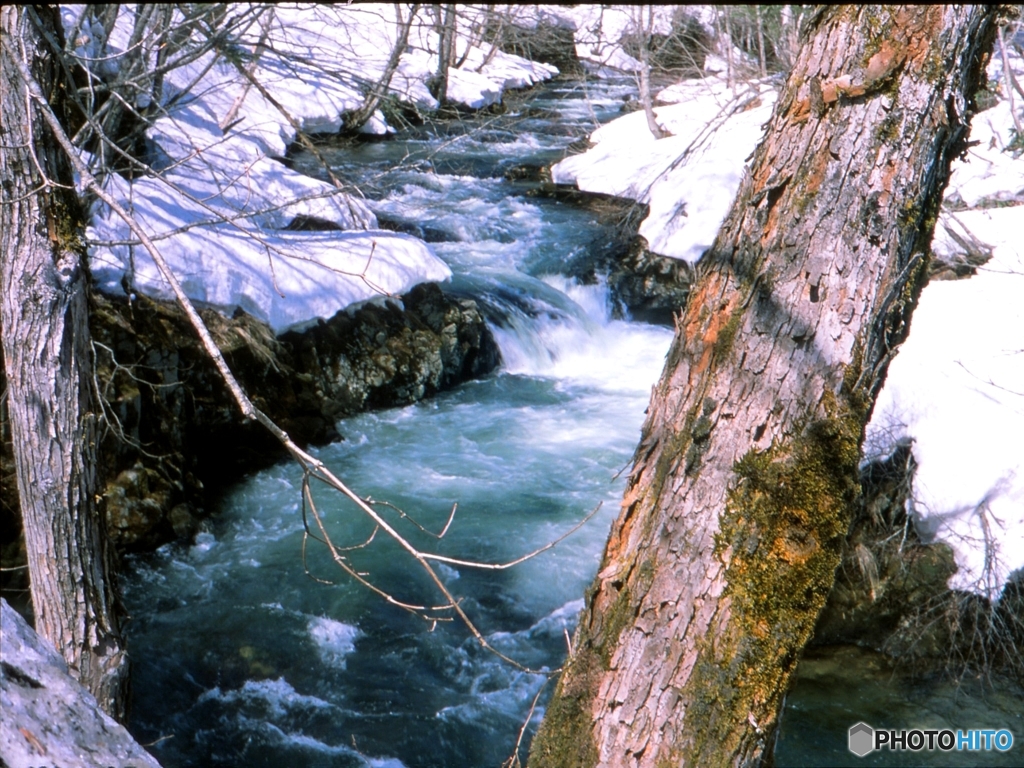 雪解けの流れ